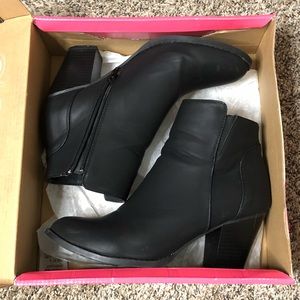 Short-Heeled Black Ankle Boots